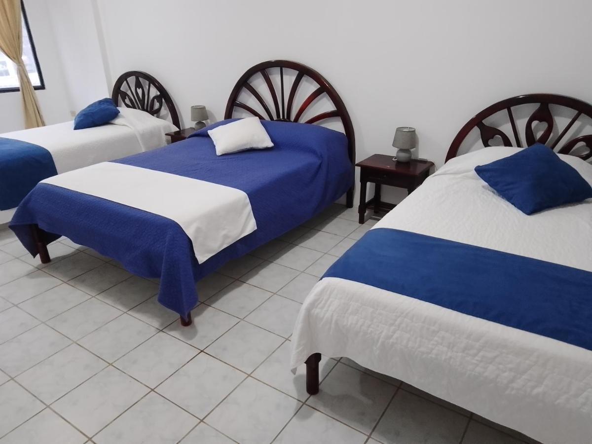 Hotel Isla Del Descanso Puerto Villamil Bagian luar foto