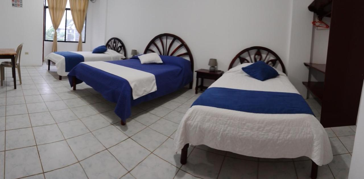 Hotel Isla Del Descanso Puerto Villamil Bagian luar foto