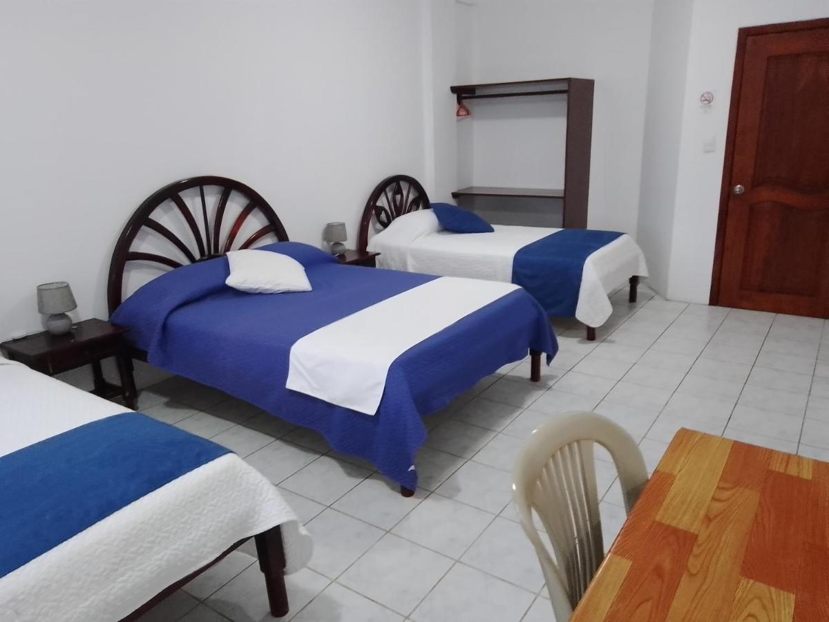 Hotel Isla Del Descanso Puerto Villamil Bagian luar foto