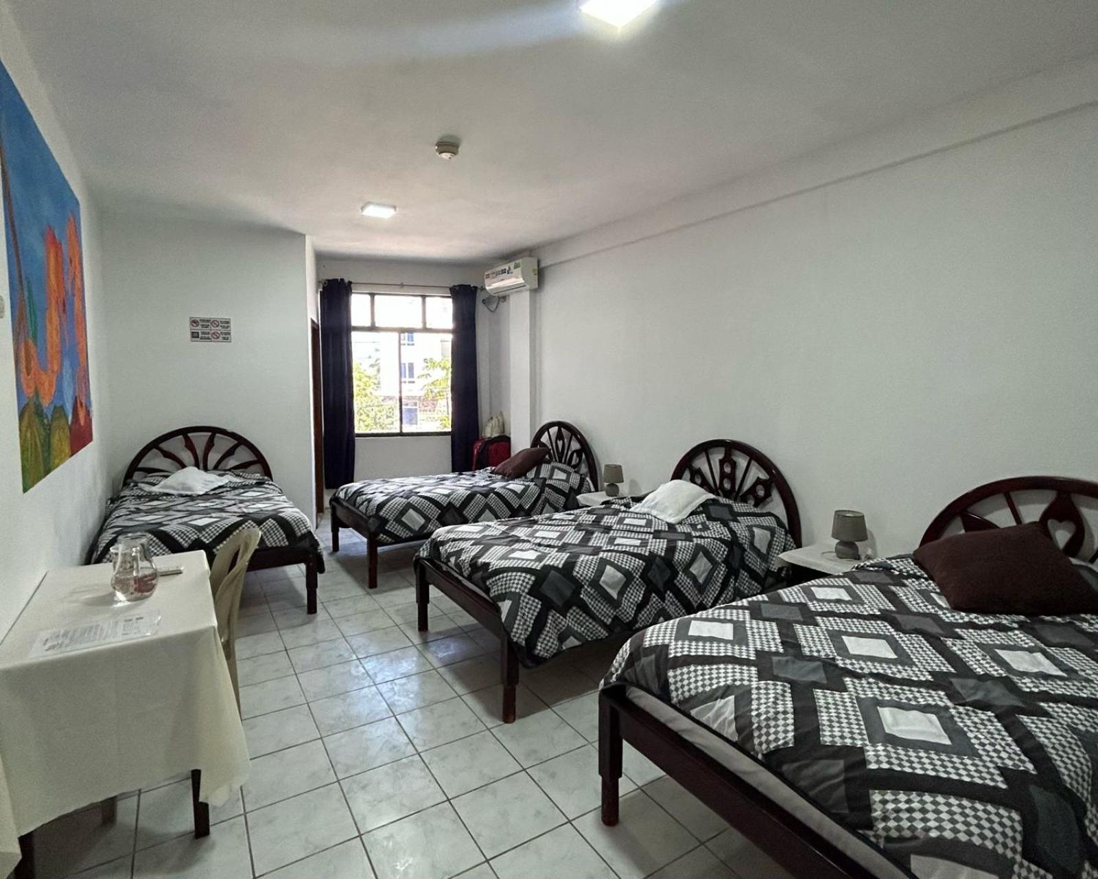 Hotel Isla Del Descanso Puerto Villamil Bagian luar foto