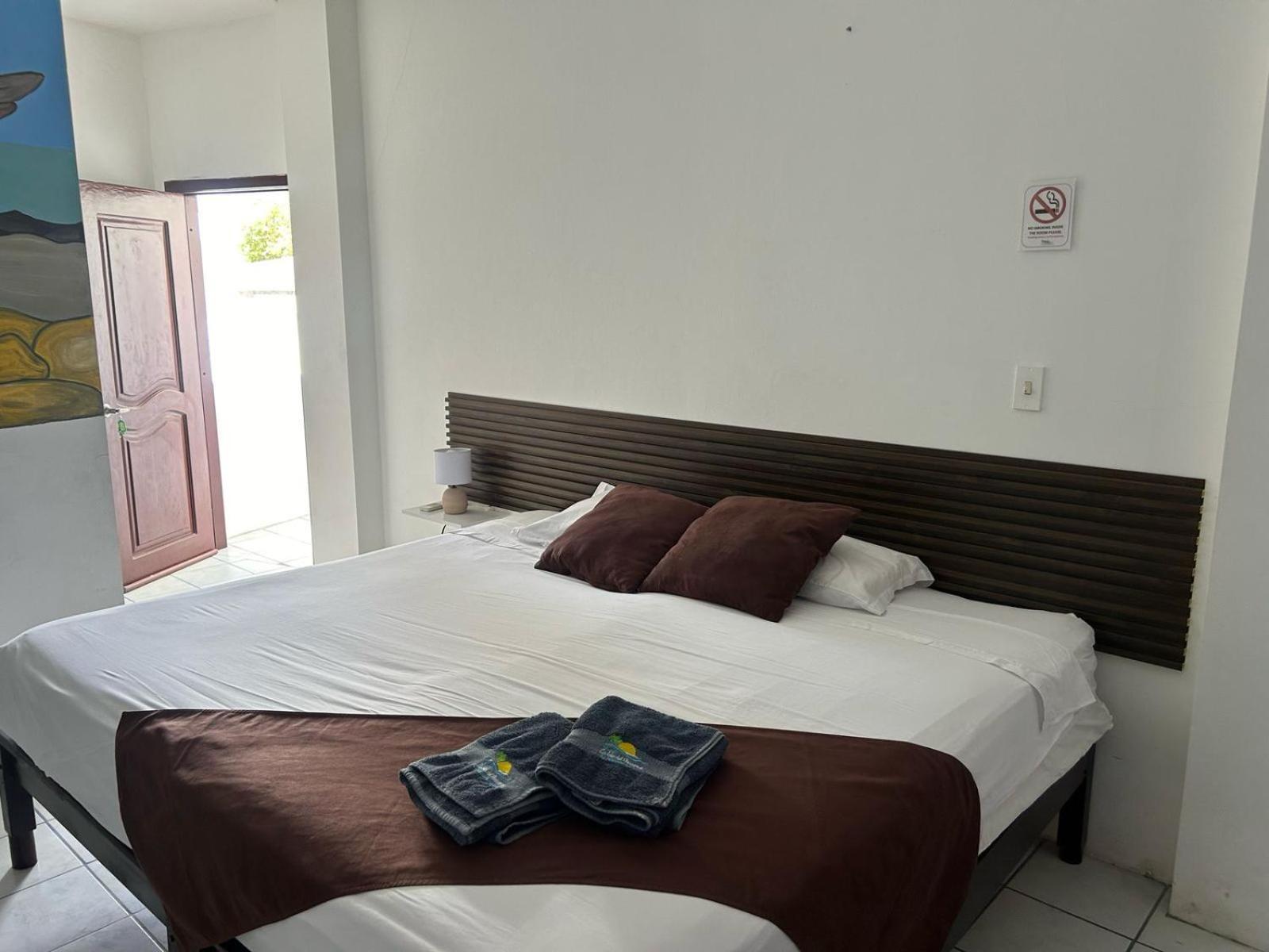 Hotel Isla Del Descanso Puerto Villamil Ruang foto
